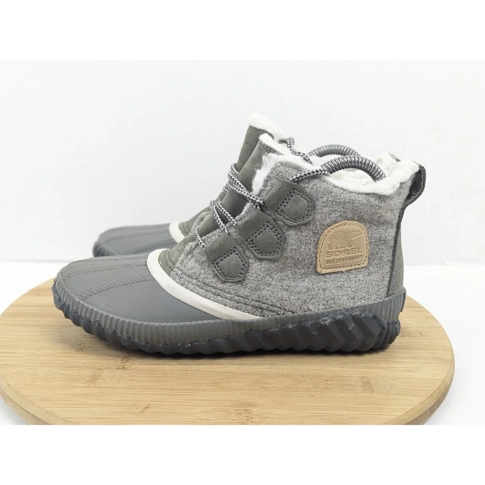 Sorel Boots Bootie Womans 6 Waterproof Faux Fur Lined Winter Gray Lace Up